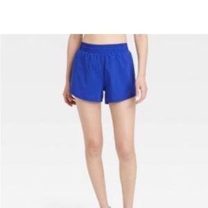 Women’s Mid-Rise “All In Motion” for Target, run shorts 3” Medium nwt